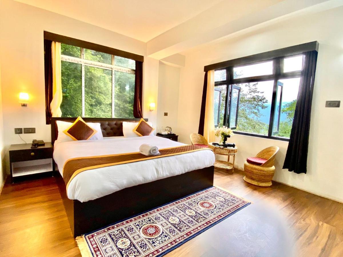 Daksha Pelling Nest Hotel Exterior foto